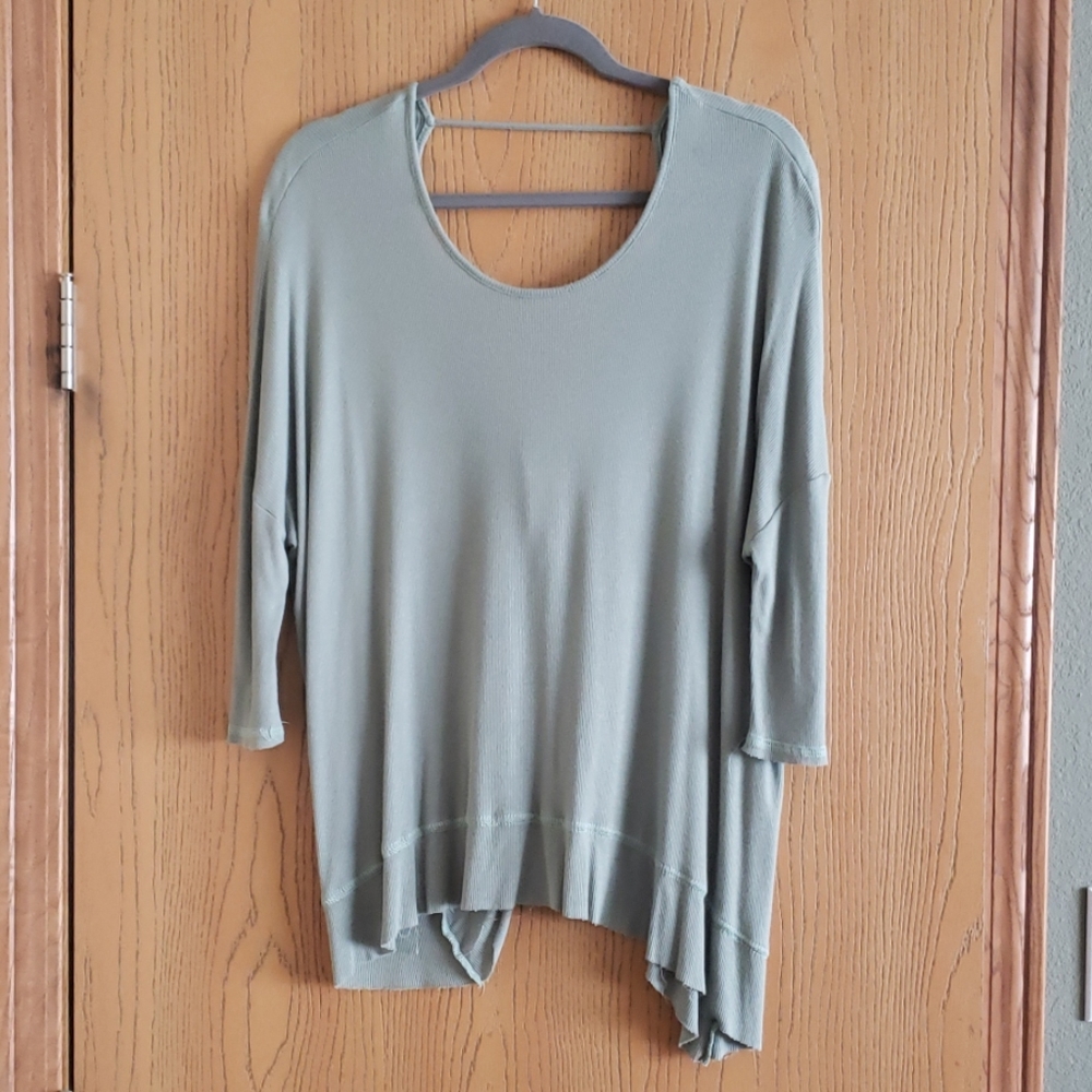 Womens medium top